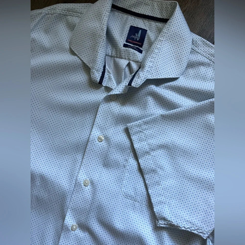 Johnnie-O prep formance short sleeved button down Men's White Patterned Shirt XL